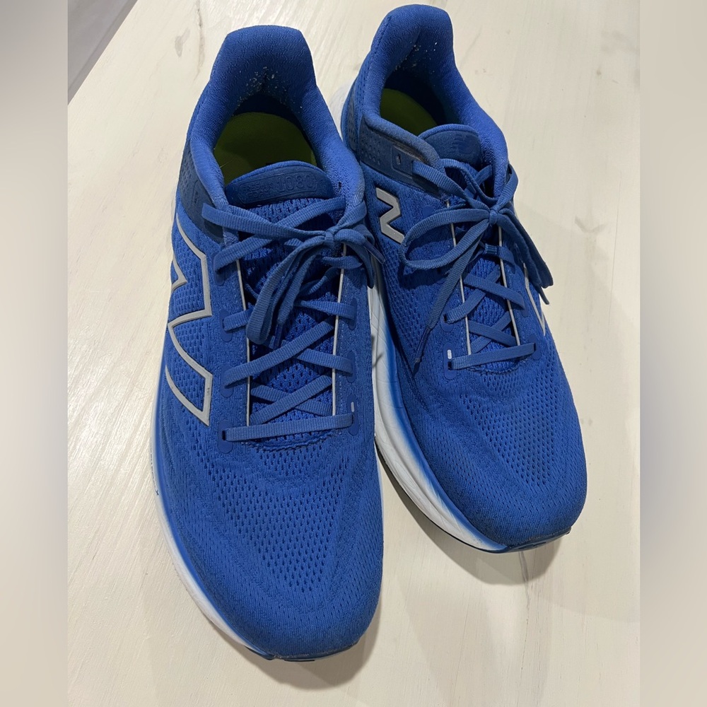 New Balance Men's Athletic Shoes in Blue and Silver
